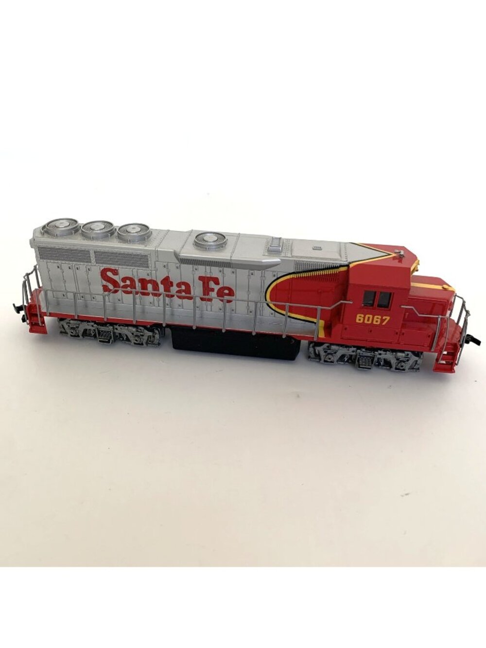 Bachmann HO Santa Fe GP40 Diesel Locomotive #6067 Powered Untested Vtg